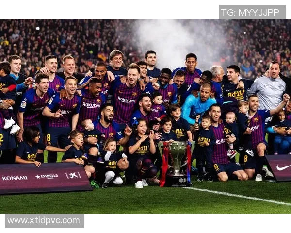 巴塞罗那足球球星的辉煌时刻与绿茵传奇故事解析