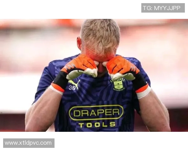 足球巨星赛场落泪视频感动无数球迷引发热烈讨论